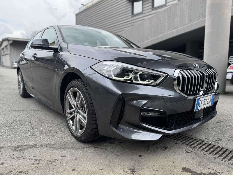 Grigio Usata 2021 BMW 120 M Sport Due volumi | 32.900 € (Cara) - Immagine 1/4