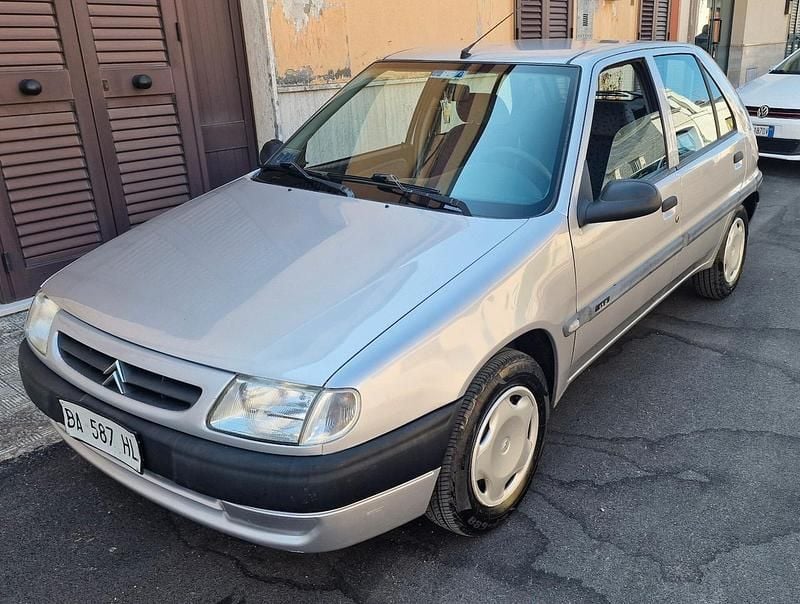 Usata Citroën Saxo 57 CV (41 kW) 1998 Argento Utilitaria