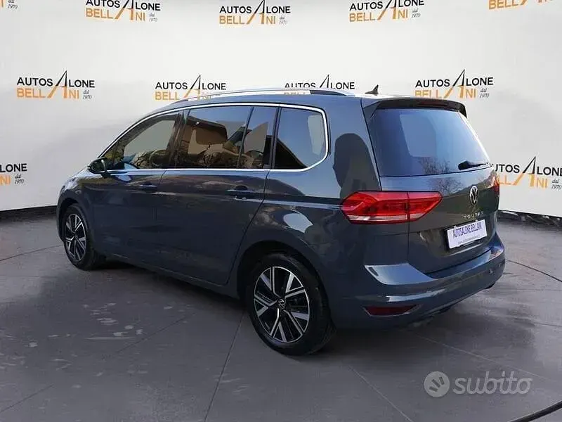 Usata VW Touran Executive 150 CV (110 kW) 2022 Grigio Monovolume