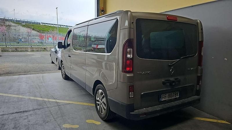 Usata Renault Trafic 125 CV (91 kW) 2016 Bronzo Monovolume