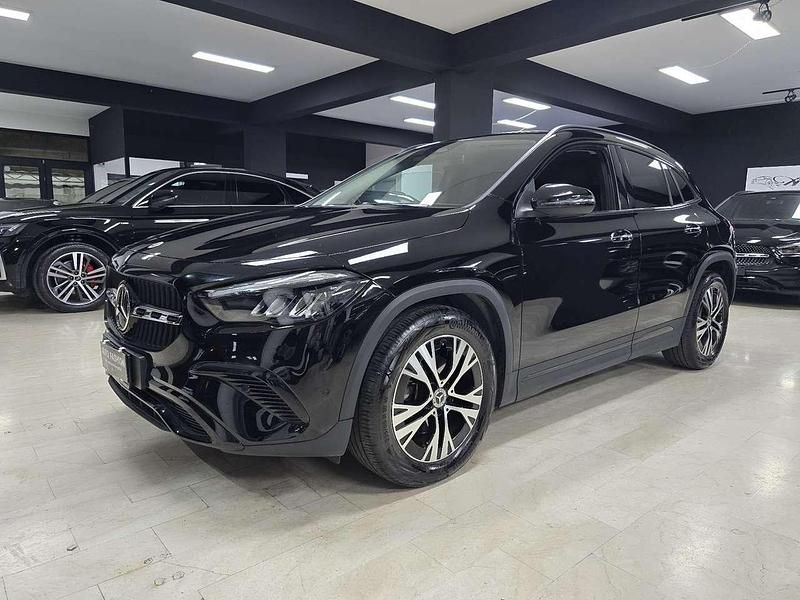 Nero Usata 2023 Mercedes GLA200 Advanced SUV | 34.500 € (Buon prezzo) - Immagine 1/4