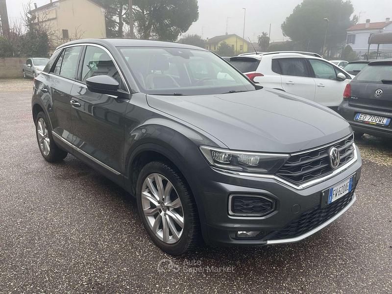 Usata VW T-Roc Style 116 CV (85 kW) 2019 Grigio SUV