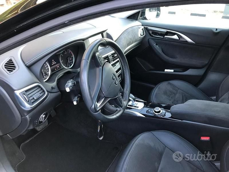 Usata Infiniti Q30 170 CV (125 kW) 2017 Nero SUV