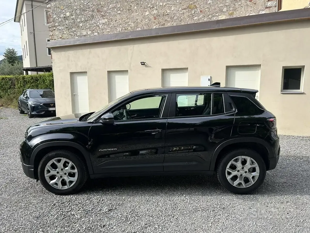 Occasion Jeep Avenger Longitude 101 PK (74 kW) 2023 Zwart SUV