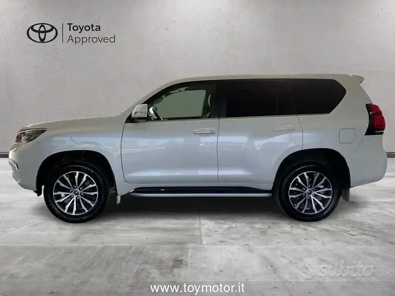 Usata Toyota Land Cruiser Style 177 CV (130 kW) 2021 Bianco SUV