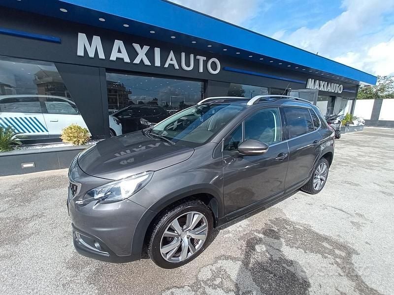 Usata Peugeot 2008 101 CV (74 kW) 2018 Grigio SUV