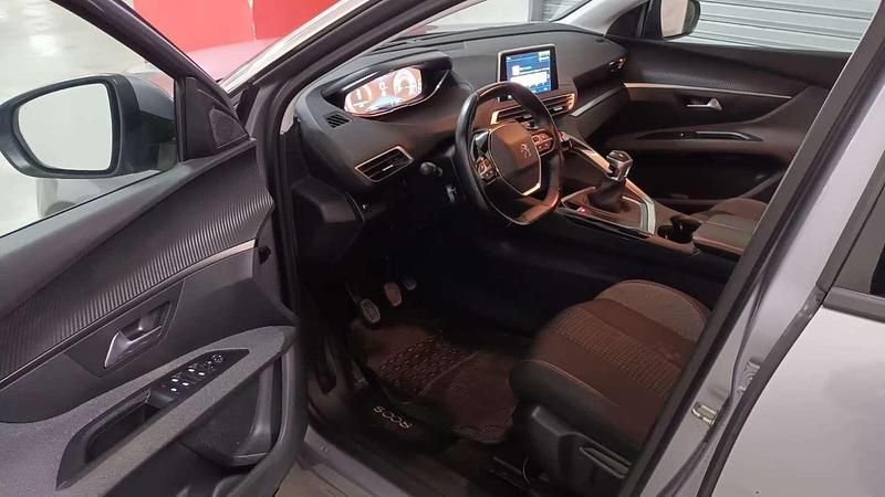 Usata Peugeot 5008 Active 131 CV (96 kW) 2019 SUV