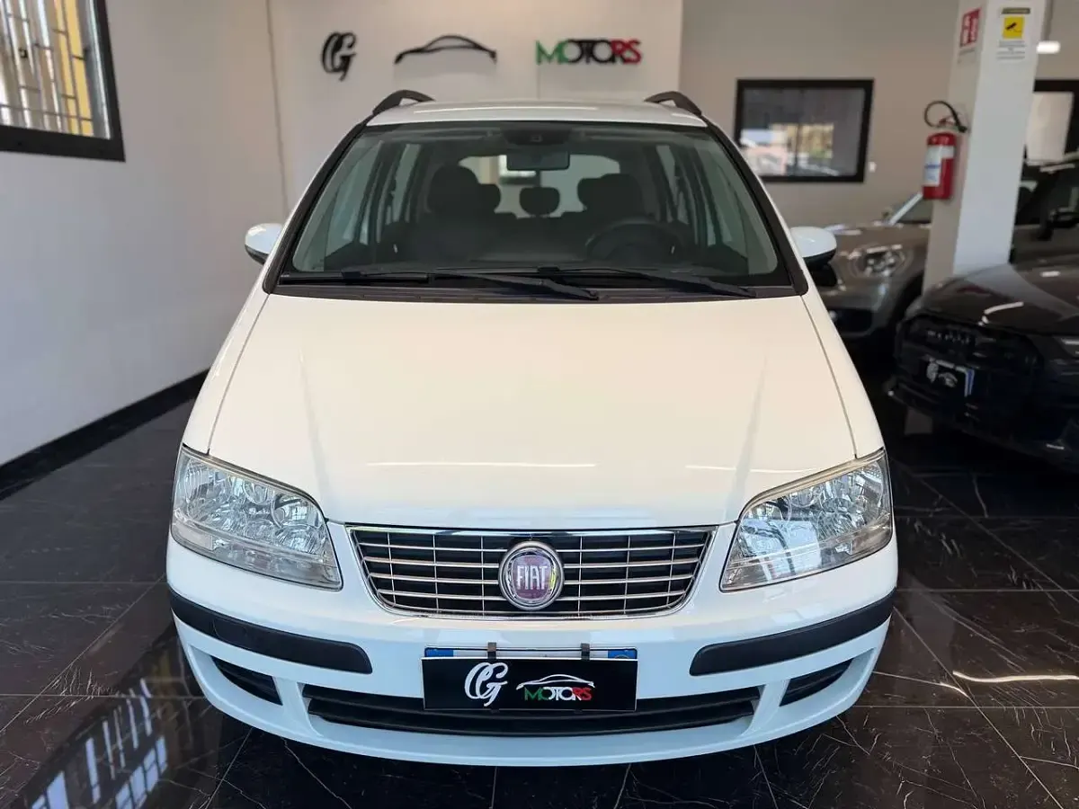 Usata Fiat Idea Emotion 95 CV (69 kW) 2012 Bianco Monovolume