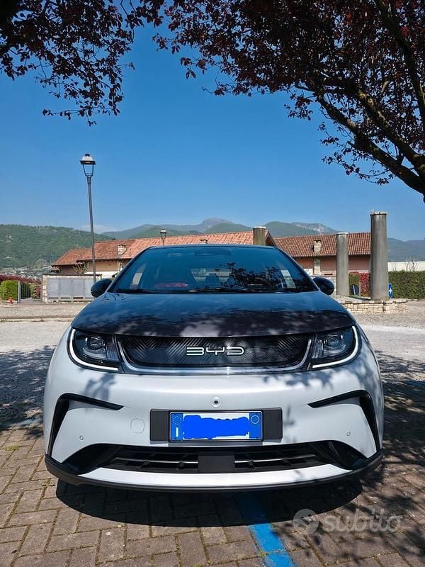 Usata BYD Dolphin Design 64 kW (88 CV) 2024 Grigio Utilitaria