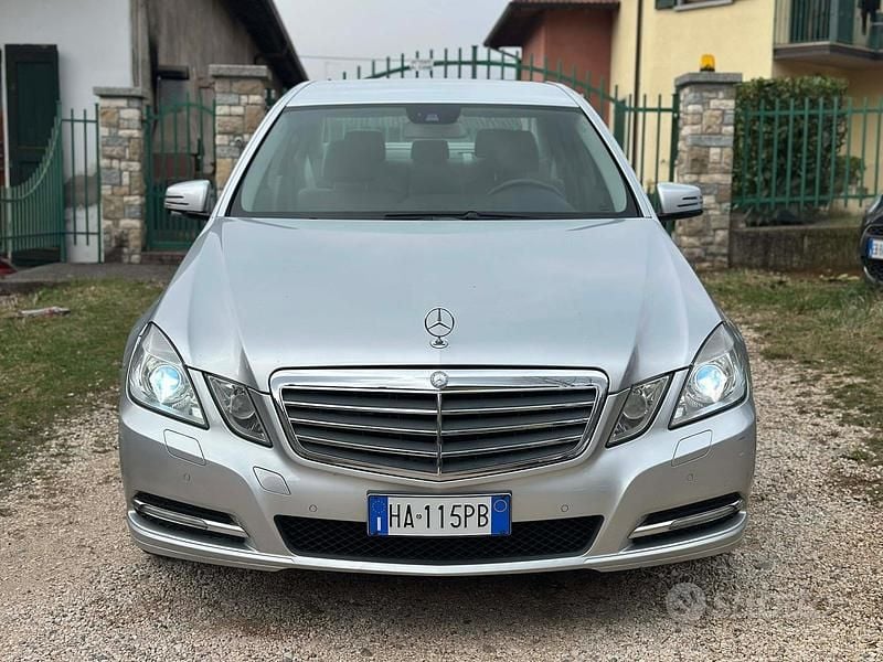 Usata Mercedes E350 Avantgarde 231 CV (169 kW) 2012 Grigio Berlina