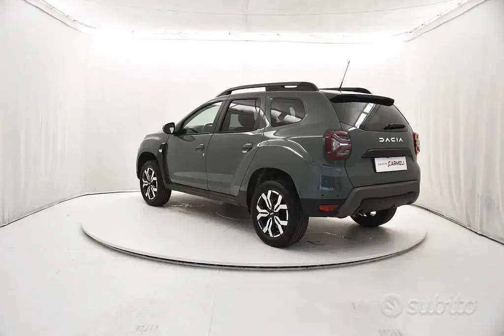 Usata Dacia Duster Journey 101 CV (74 kW) 2022 Verde SUV
