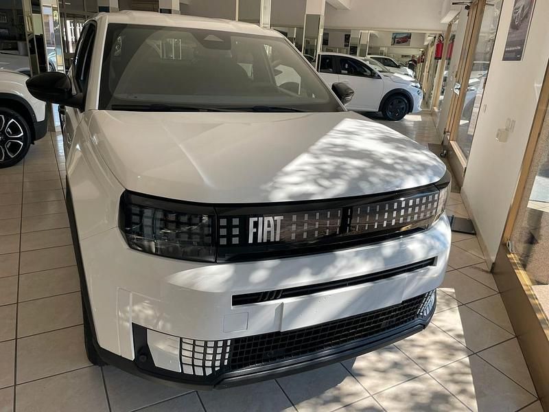 Nuova Fiat Grande Panda Icon 100 CV (73 kW) 2025 Bianco Utilitaria