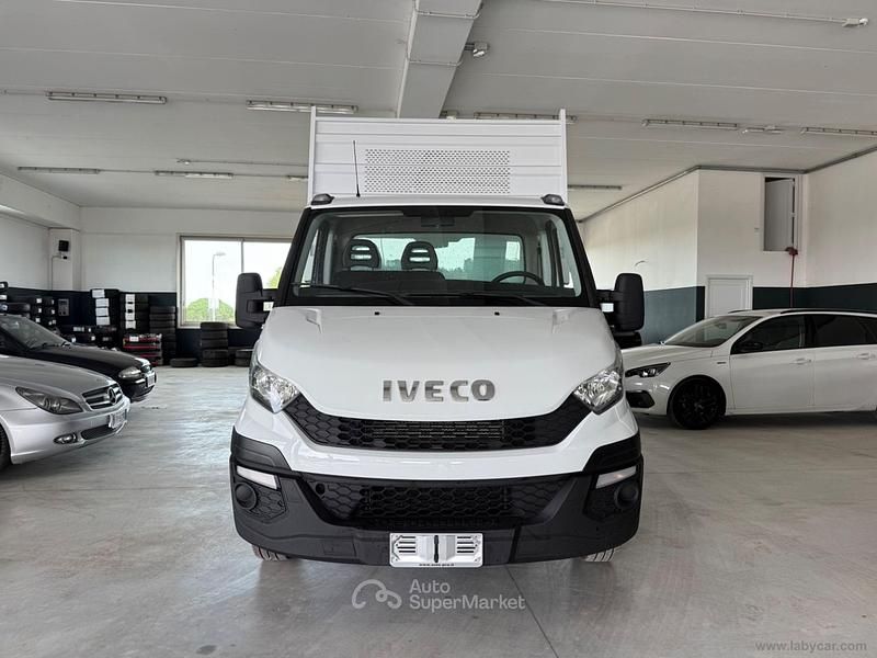 Bianco Usata 2016 Iveco Daily Cabrio | 21.300 € (Molto cara) - Immagine 1/4