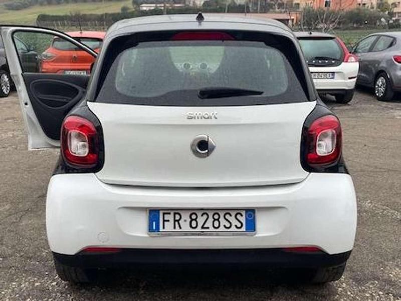 Usata Smart ForFour 71 CV (52 kW) 2018 Bianco Utilitaria