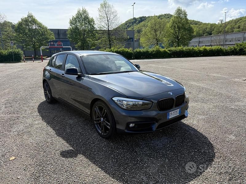 Usata BMW 118 Advantage 149 CV (109 kW) 2018 Grigio Utilitaria
