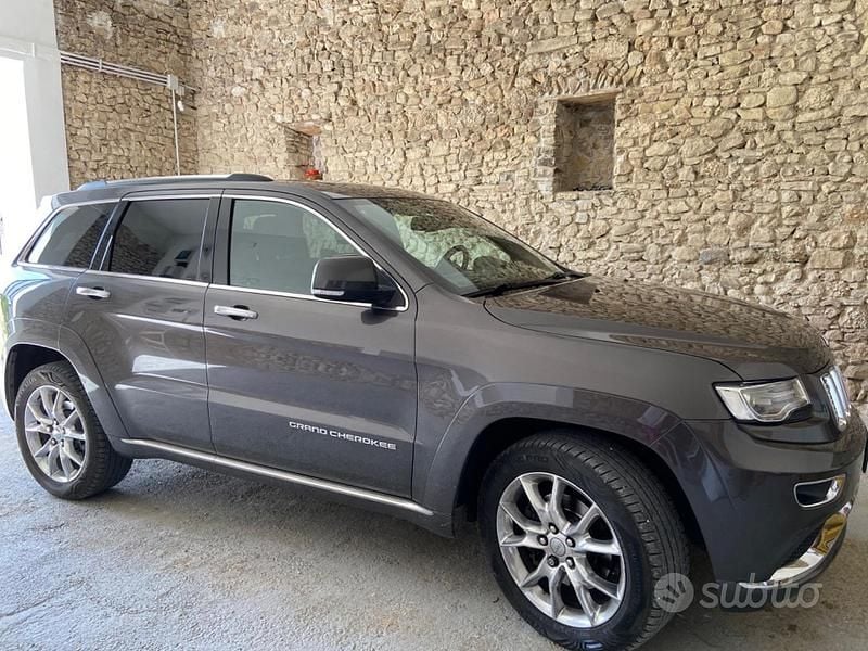 Usata Jeep Grand Cherokee 250 CV (183 kW) 2014 Grigio SUV