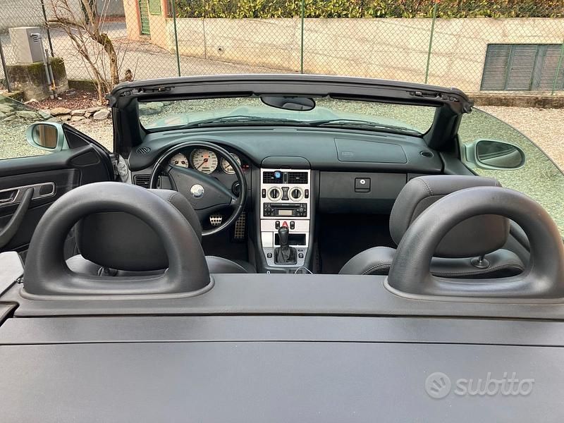 Usata Mercedes SLK200 136 CV (100 kW) 2001 Grigio Cabrio