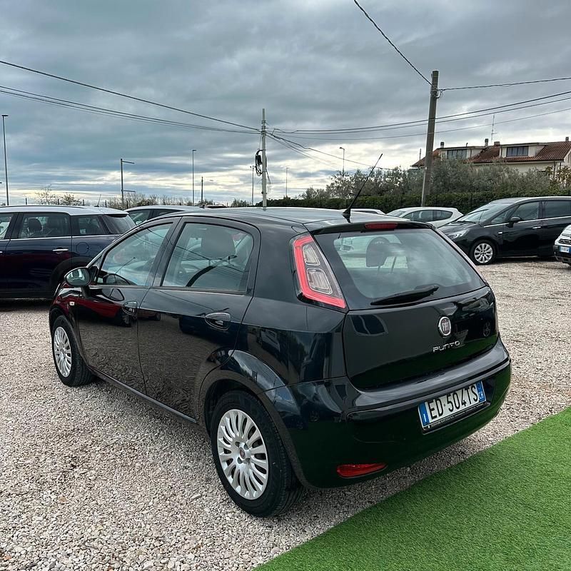 Usata Fiat Punto Evo Dynamic 69 CV (50 kW) 2011 Nero Utilitaria