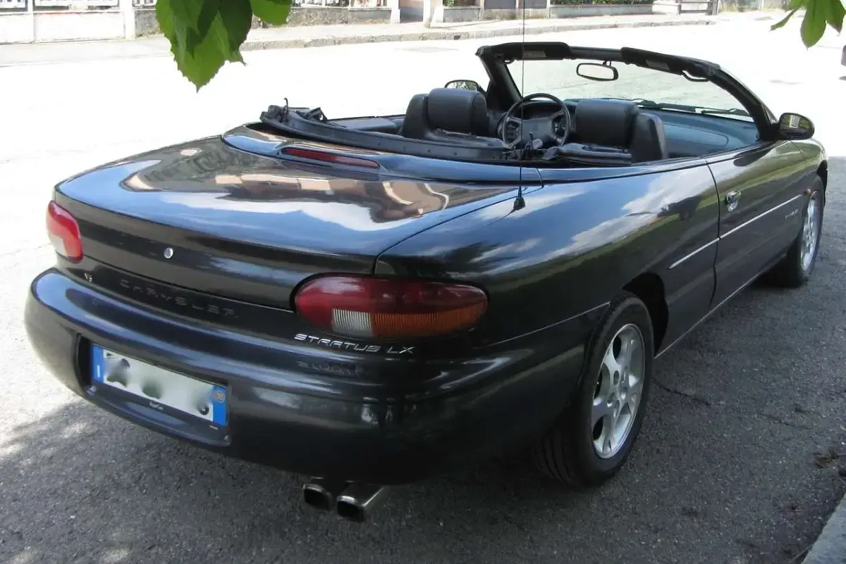 Usata Chrysler Stratus 163 CV (119 kW) 2000 Nero Cabrio