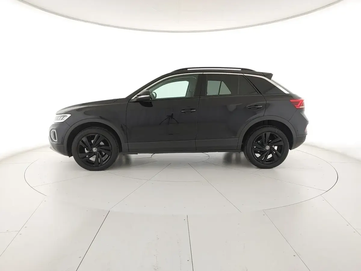 Usata VW T-Roc Sport 150 CV (110 kW) 2025 Deep black perlato SUV