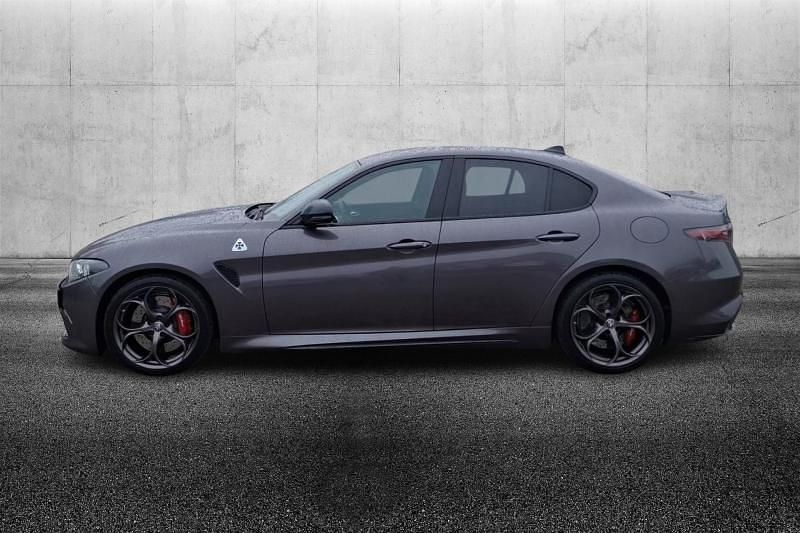 Usata Alfa Romeo Giulia Quadrifoglio 519 CV (381 kW) 2024 Grigio metallizzato Berlina