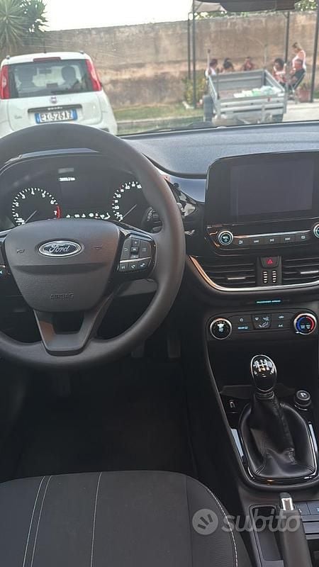 Usata Ford Fiesta 86 CV (63 kW) 2018 Bianco Utilitaria