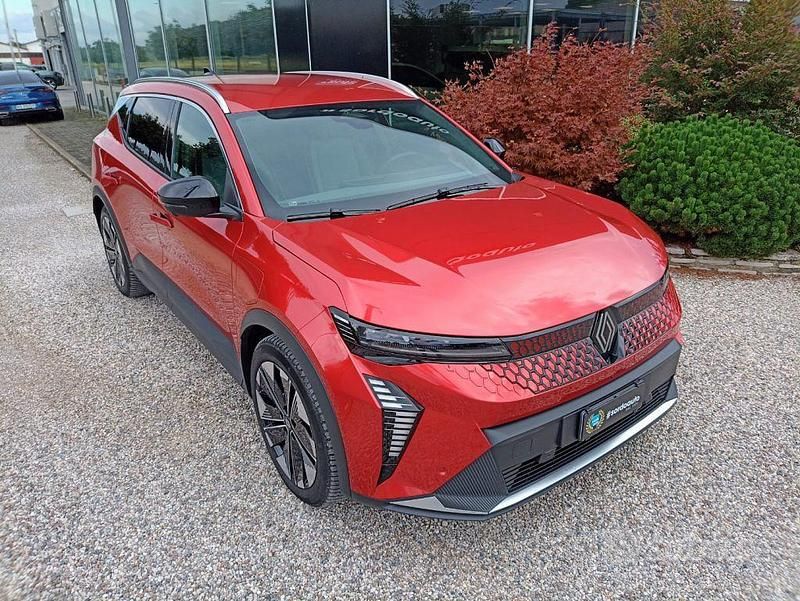 Usata Renault Scenic E-Tech Komfort 125 kW (170 CV) 2024 Rosso SUV
