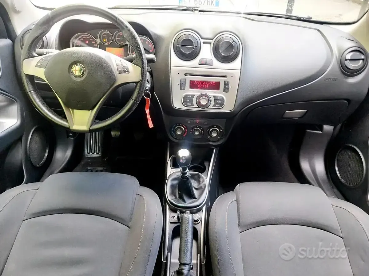 Usata Alfa Romeo MiTo Distinctive 79 CV (58 kW) 2012 Nero Utilitaria