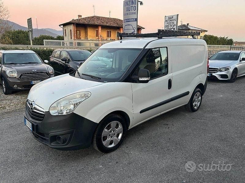 Usata Opel Combo 105 CV (77 kW) 2015 Bianco Monovolume