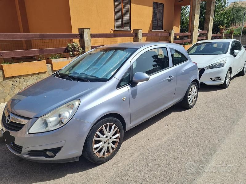 Usata Opel Corsa 75 CV (55 kW) 2010 Grigio Utilitaria