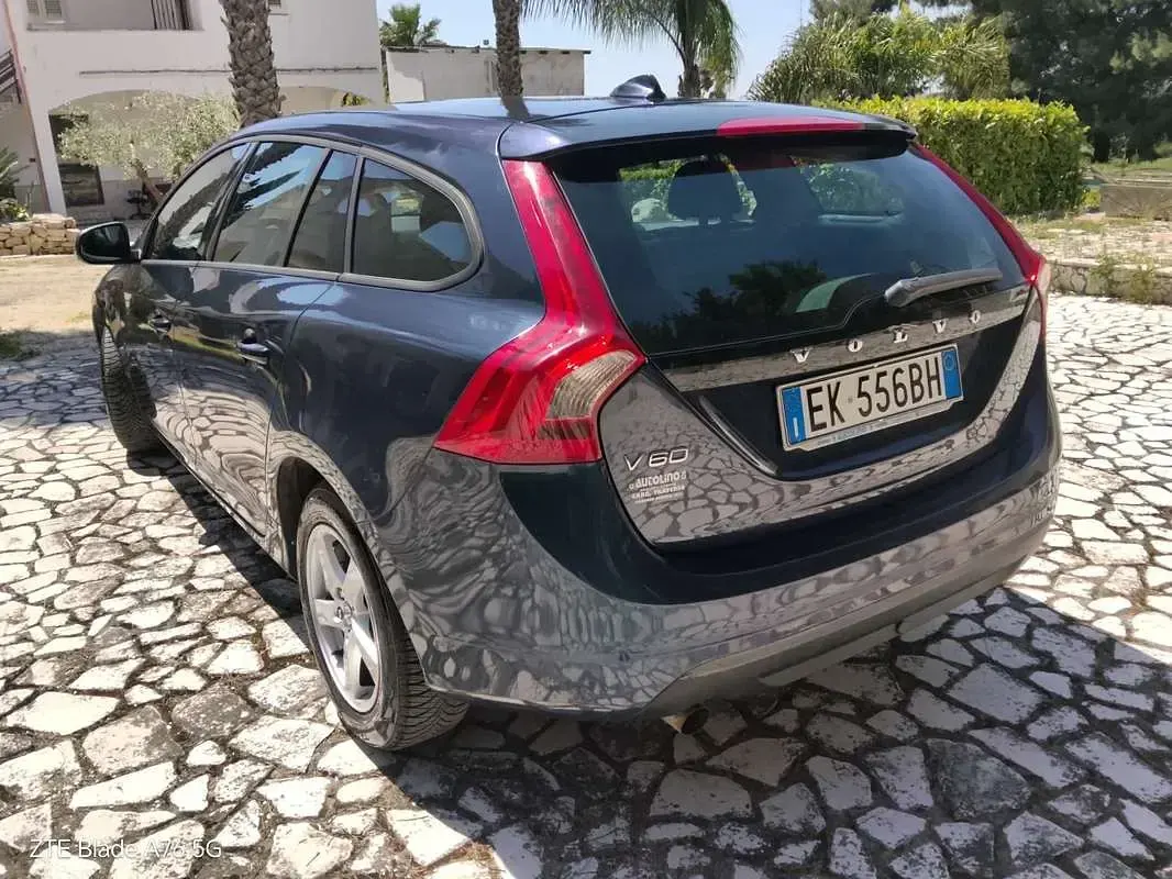 Usata Volvo V60 Kinetic 115 CV (84 kW) 2011 Station wagon
