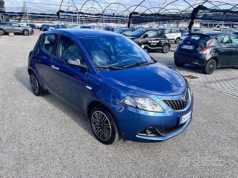Usata Lancia Ypsilon S 69 CV (50 kW) 2023 Blu Utilitaria