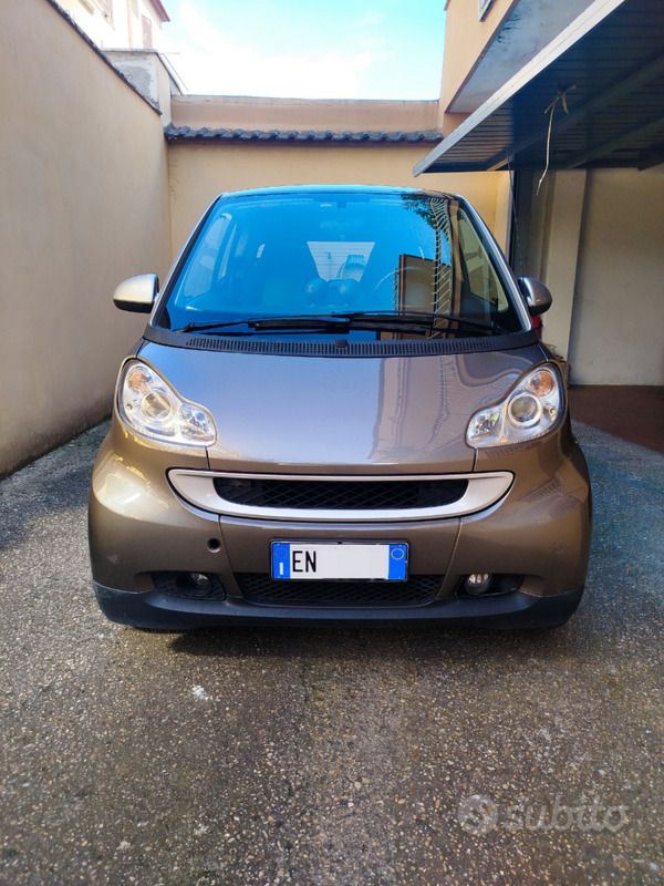 Usata 2012 Smart ForTwo Coupé Due volumi | 5200 € (Ottimo prezzo) - Immagine 1/4