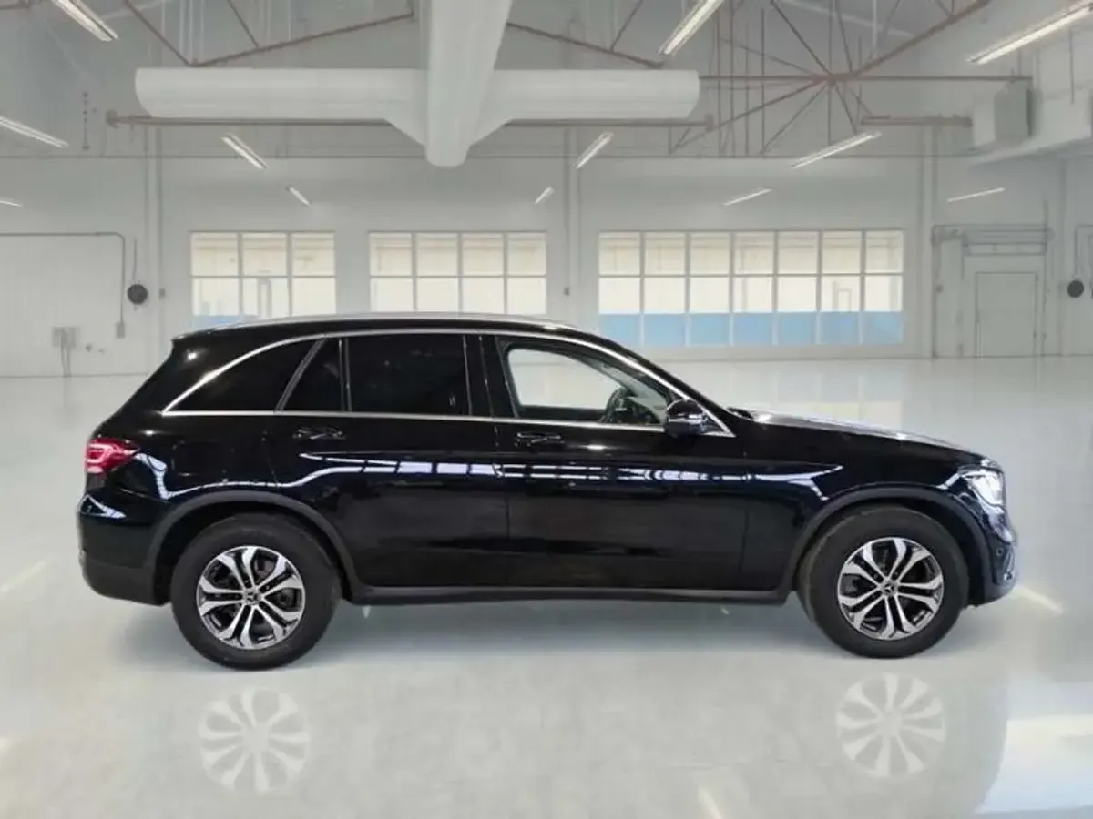 Usata Mercedes GLC200 Business 197 CV (144 kW) 2021 Nero SUV
