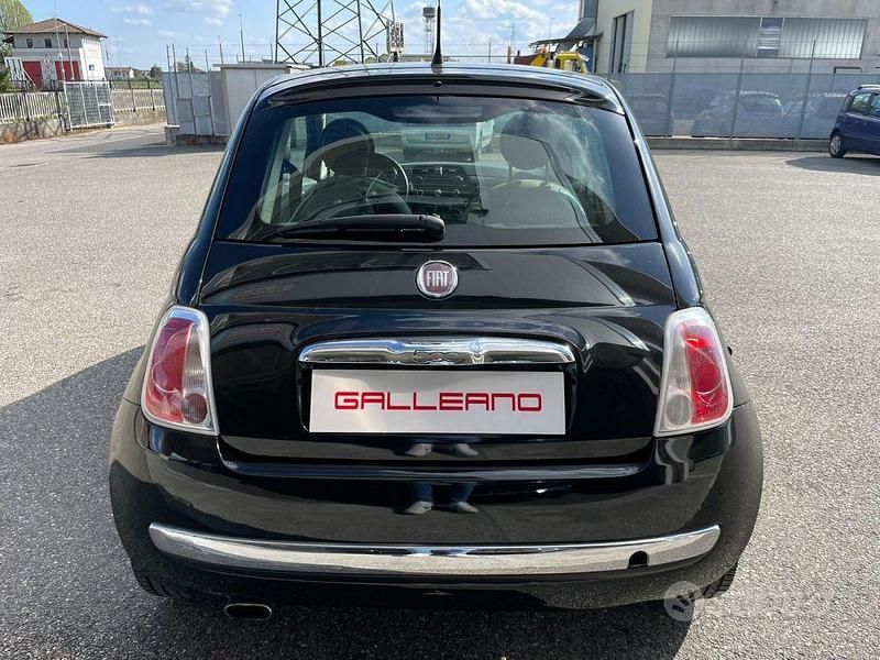 Begagnad Fiat 500 Lounge 69 HK (50 kW) 2012 Svart Halvkombi