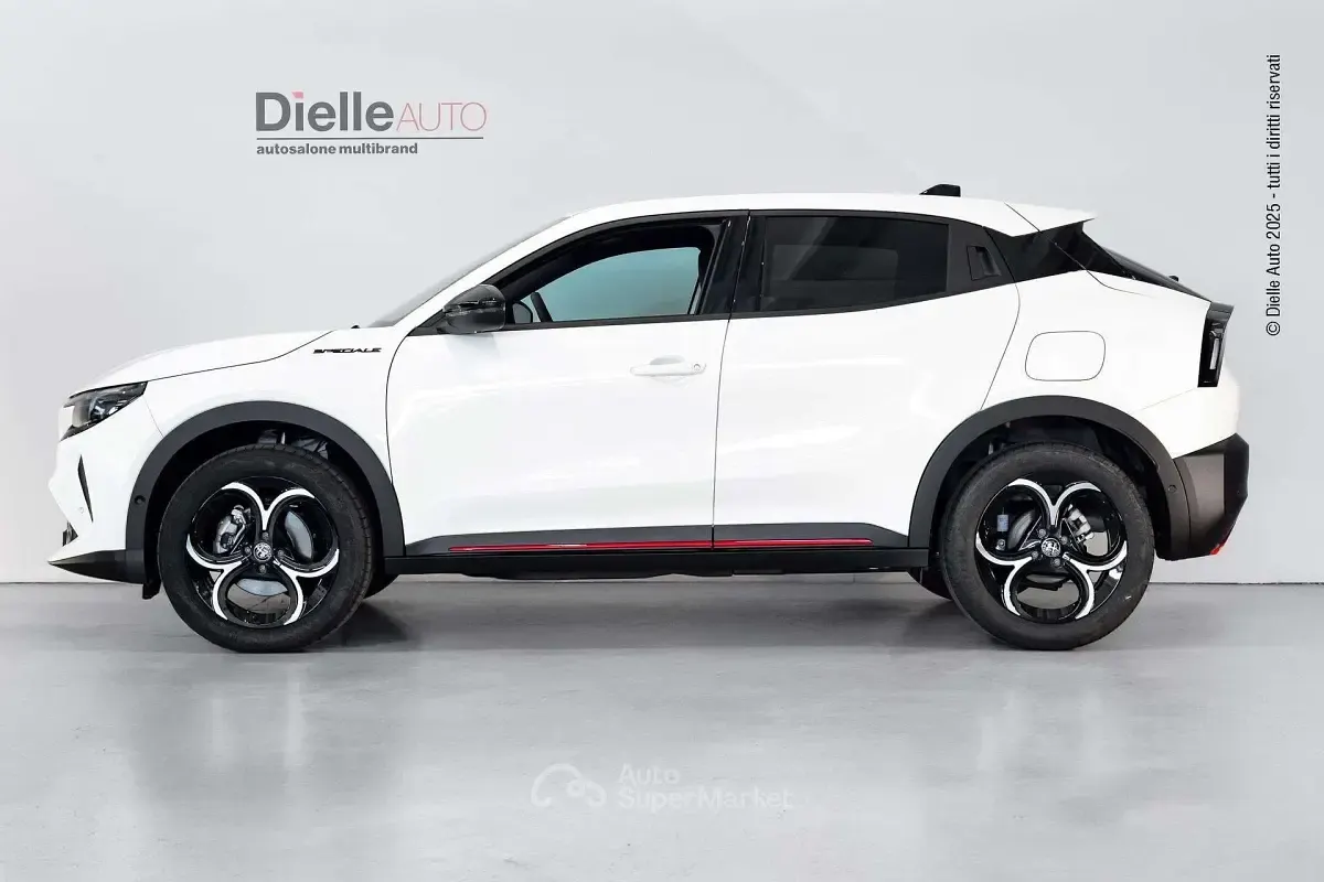 Nuova Alfa Romeo GT Junior Edizione Speciale 197 CV (144 kW) 2025 Nero SUV
