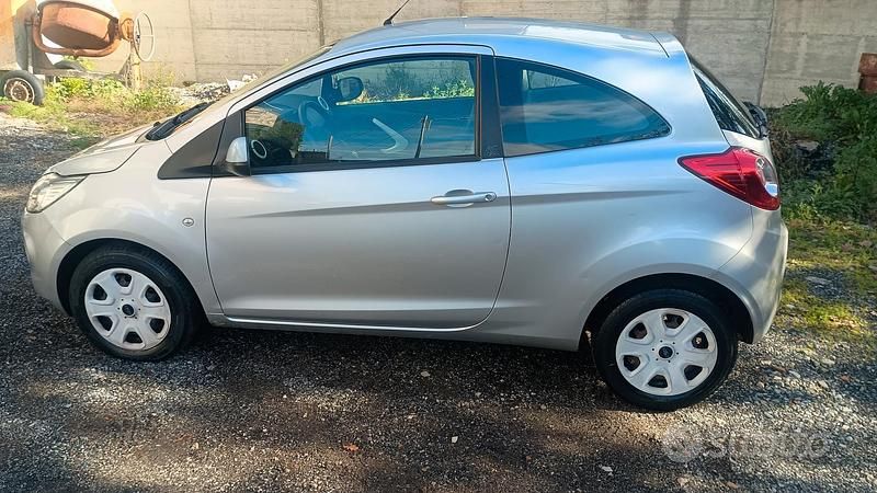 Usata Ford Ka Titanium 69 CV (50 kW) 2014 Grigio Utilitaria