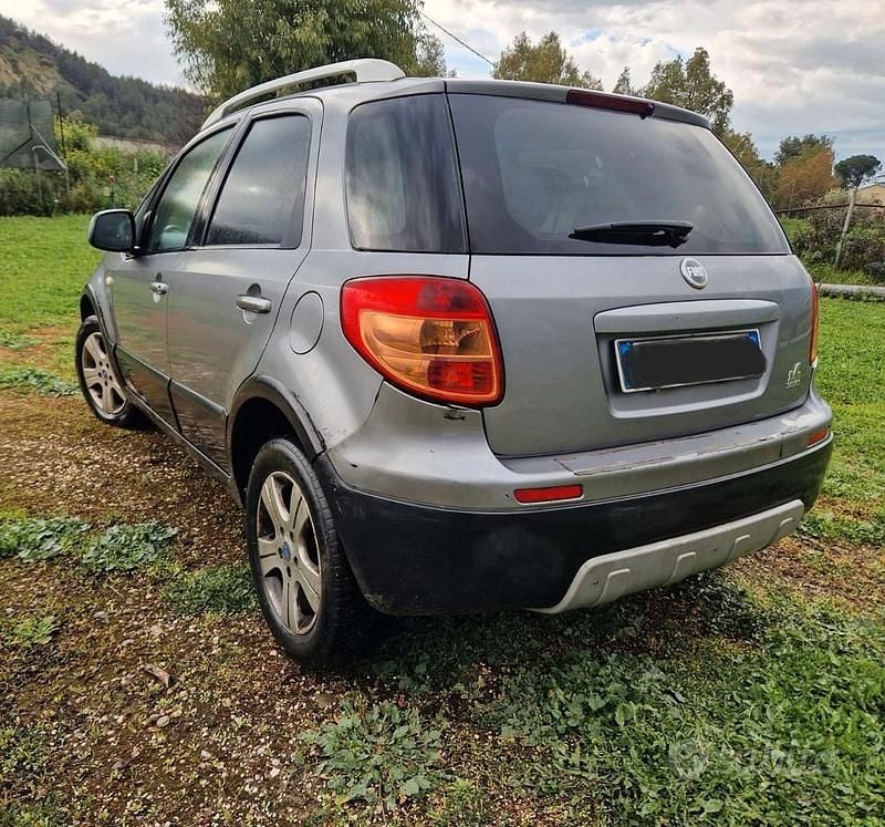 Usata Fiat Sedici 120 CV (88 kW) 2006 Grigio SUV