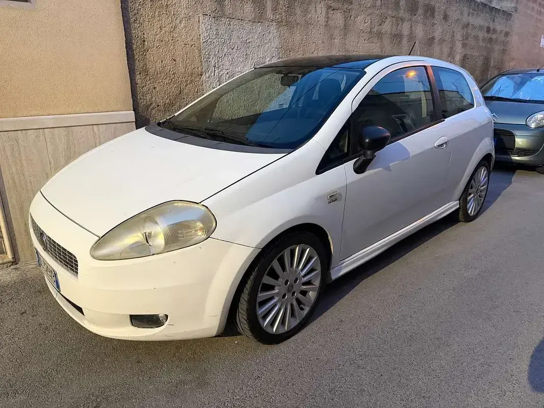 Usata Fiat Grande Punto Dynamic 90 CV (66 kW) 2007 Utilitaria