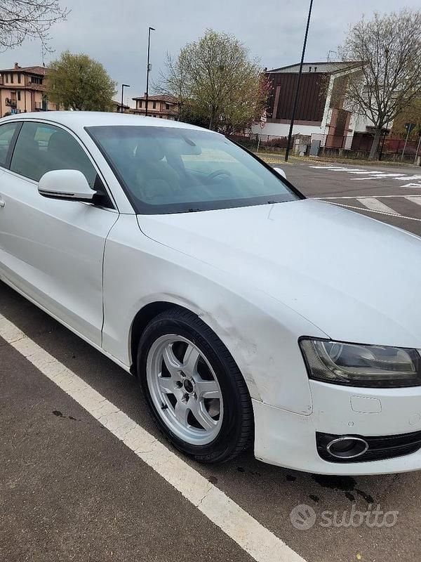 Begagnad Audi A5 2007 Vit Sportkupé