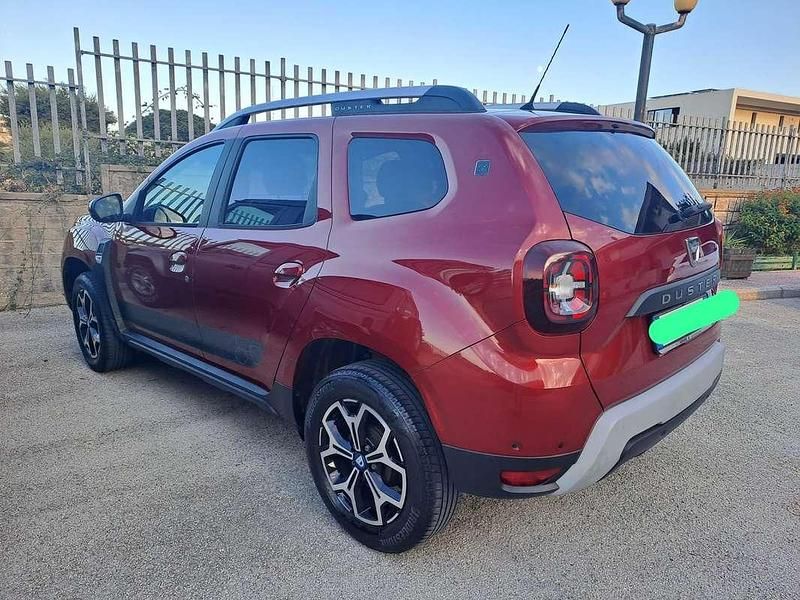 Käytetty Dacia Duster Anniversary 101 HP (74 kW) 2021 Punainen Katumaasturi