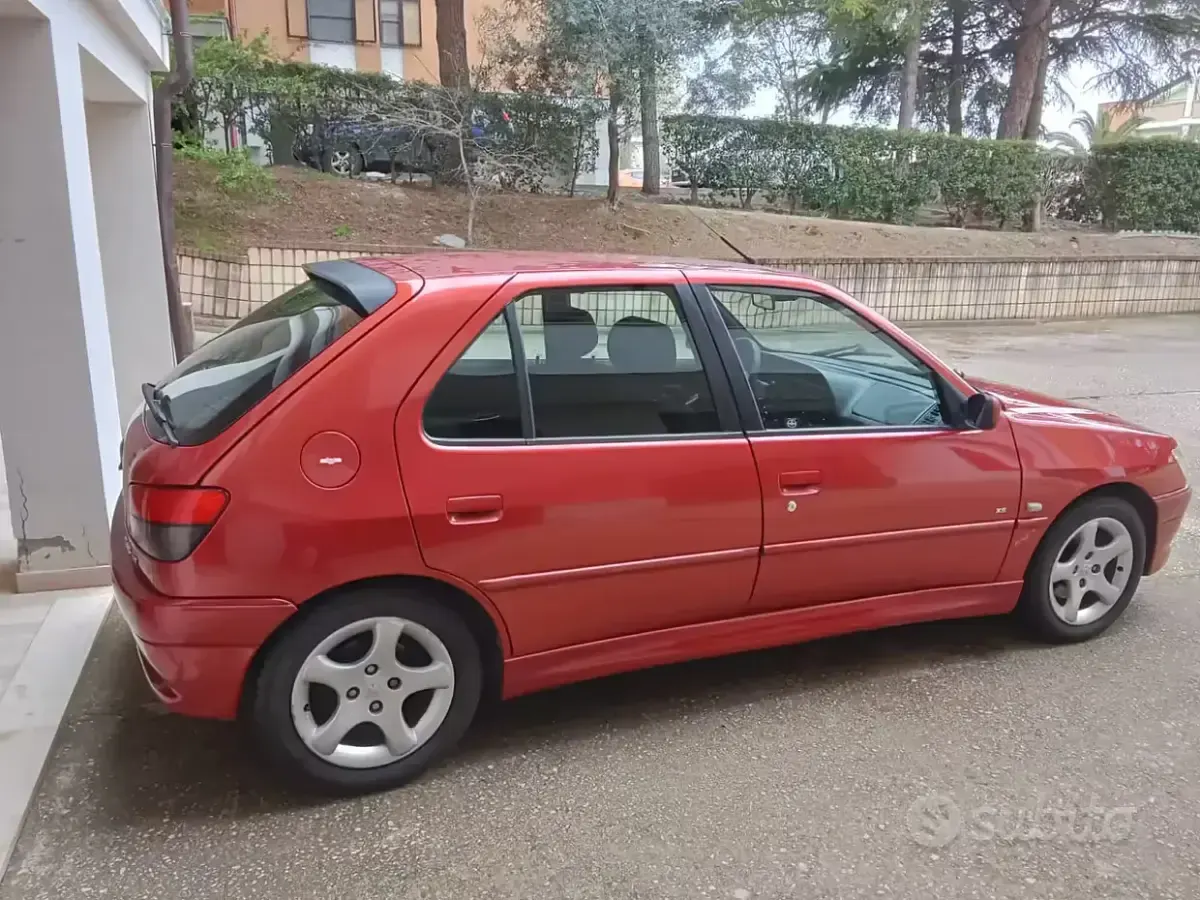 Usata Peugeot 306 90 CV (66 kW) 2000 Rosso Berlina