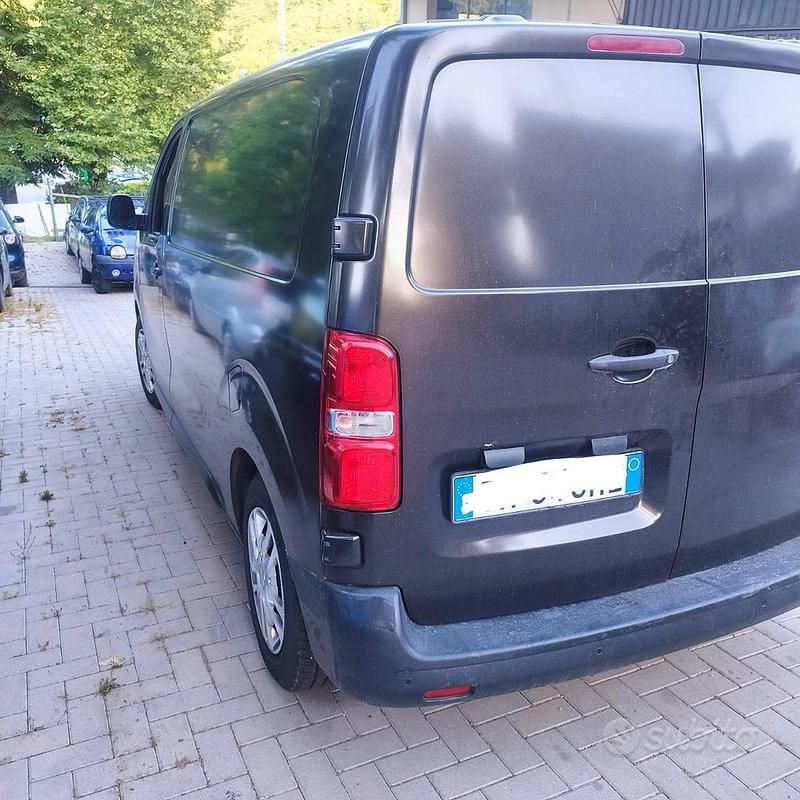 Usata Opel Vivaro 102 CV (75 kW) 2020 Nero Monovolume