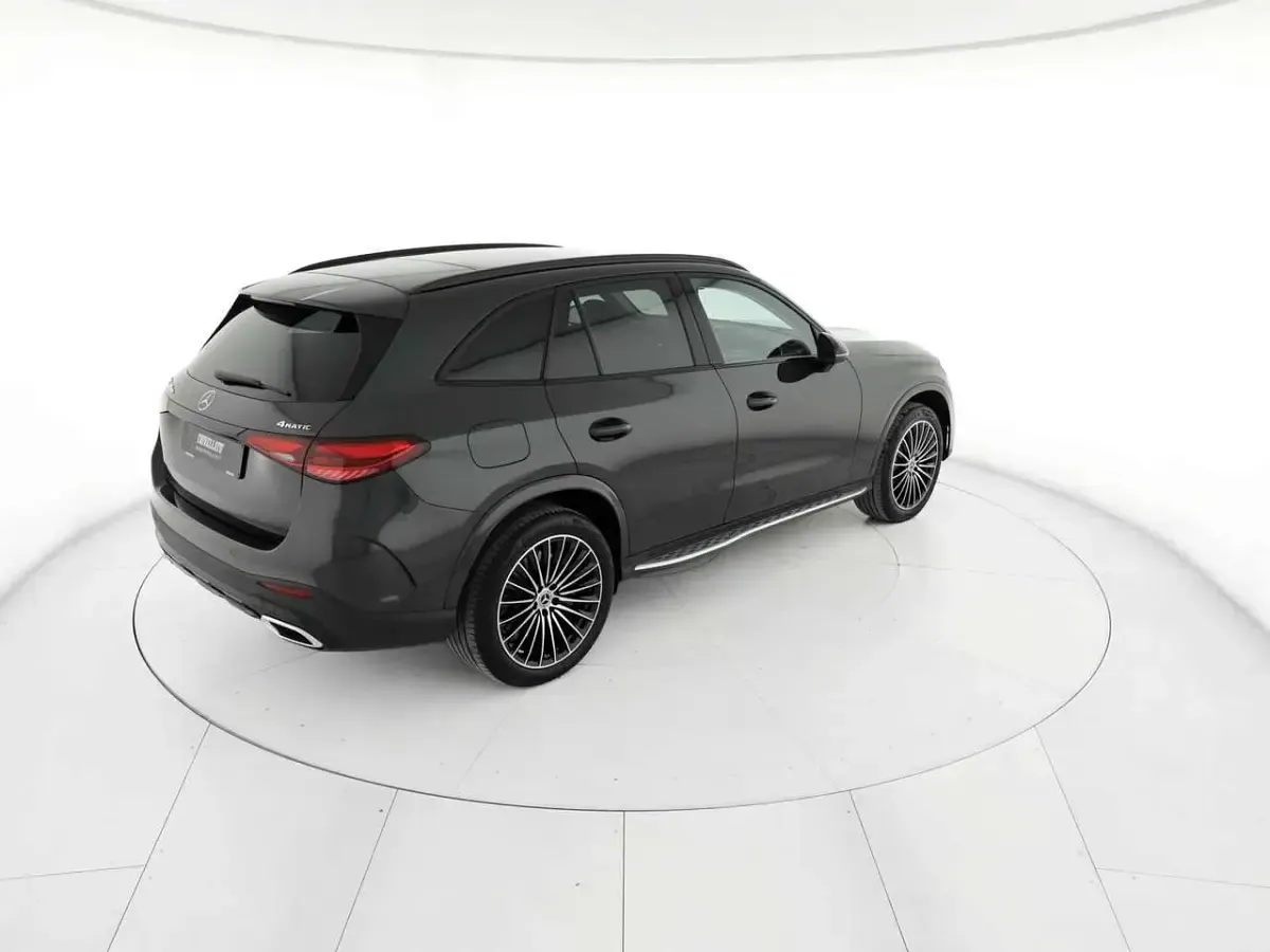 Usata Mercedes GLC300e Advanced Plus 333 CV (244 kW) 2025 Argento high tech SUV