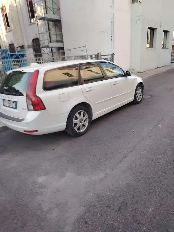 Usata Volvo V50 Momentum 136 CV (100 kW) 2010 Station wagon