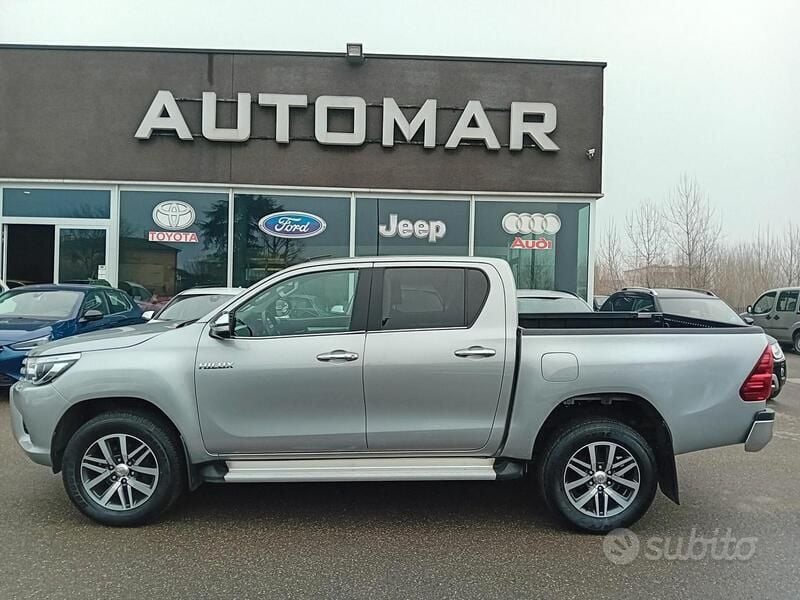 Argento Usata 2017 Toyota HiLux Executive Pick-up | 22.900 € (Super prezzo) - Immagine 1/4