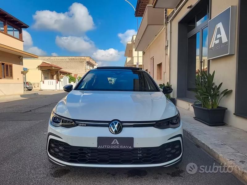 Usata VW Golf VIII GTI 245 CV (180 kW) 2024 Bianco Berlina