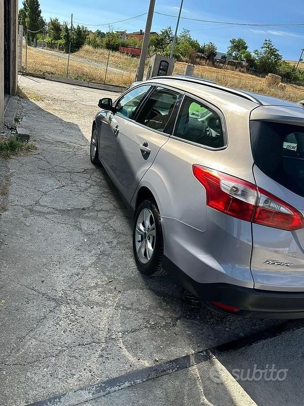 Usata Ford Focus 115 CV (84 kW) 2012 Grigio Berlina