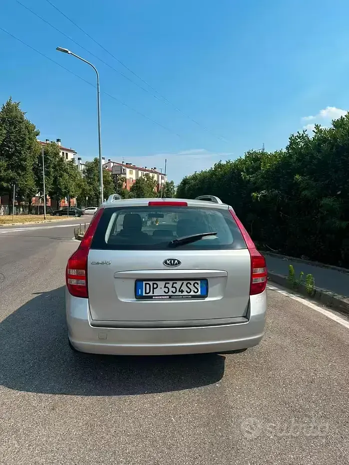 Usata Kia Ceed 109 CV (80 kW) 2008 Grigio Utilitaria