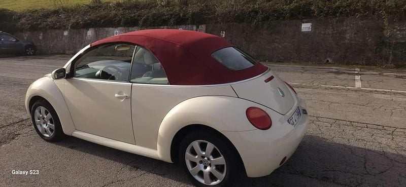 Usata VW New Beetle 102 CV (75 kW) 2006 Beige Utilitaria
